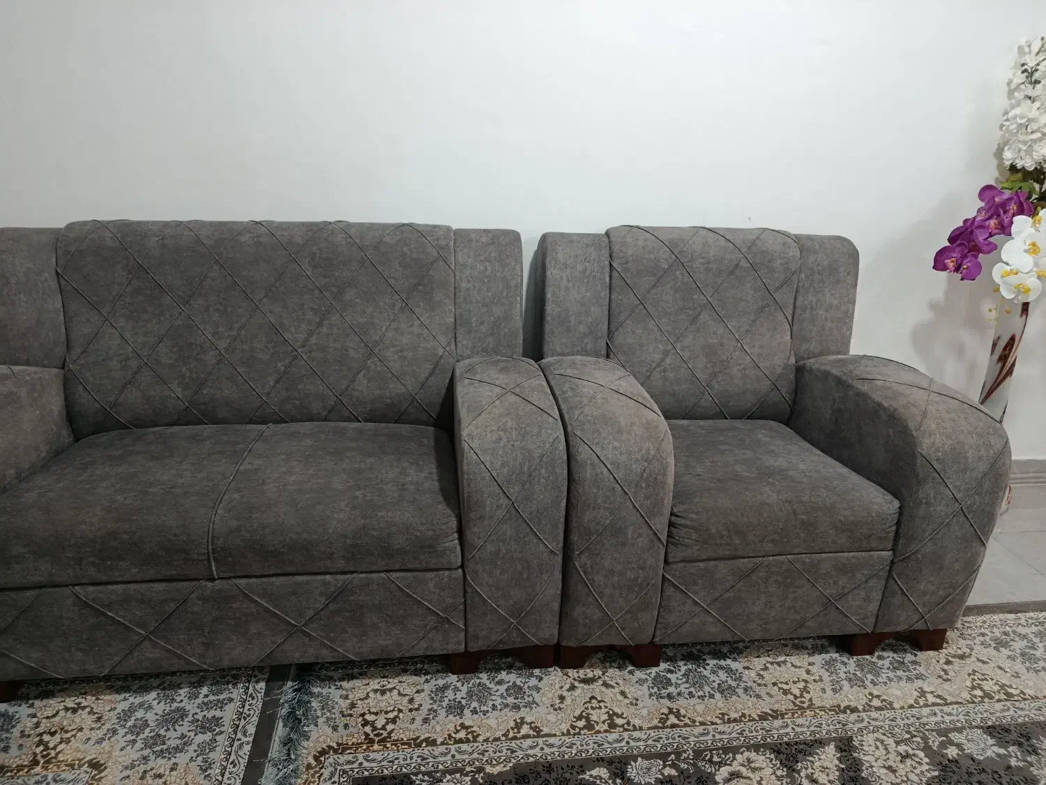 مبل راحتی|مبلمان خانگی و میز عسلی|رشت, نخودچر|دیوار