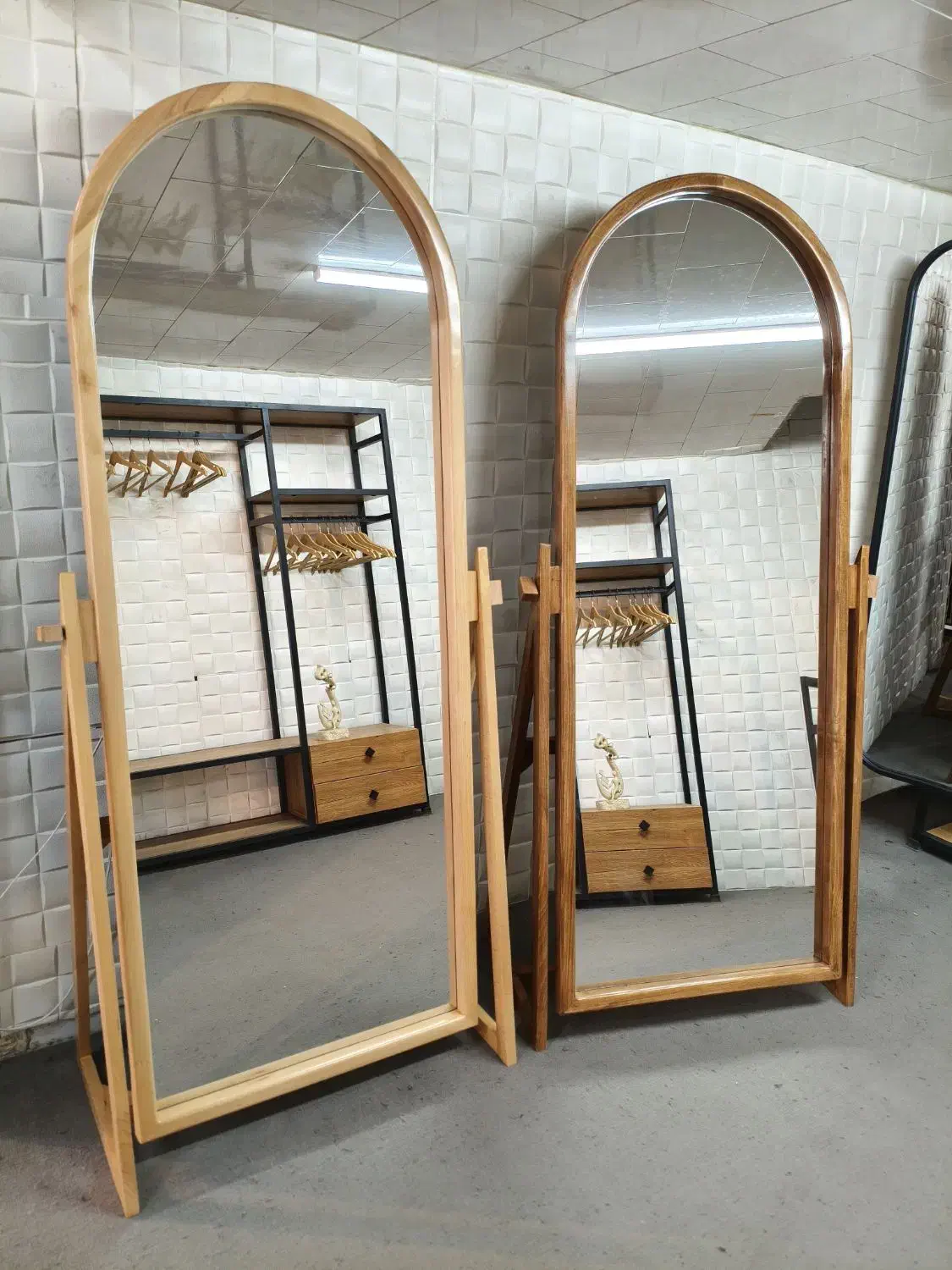 آینه و رگال|آینه|شیراز, فرگاز|دیوار