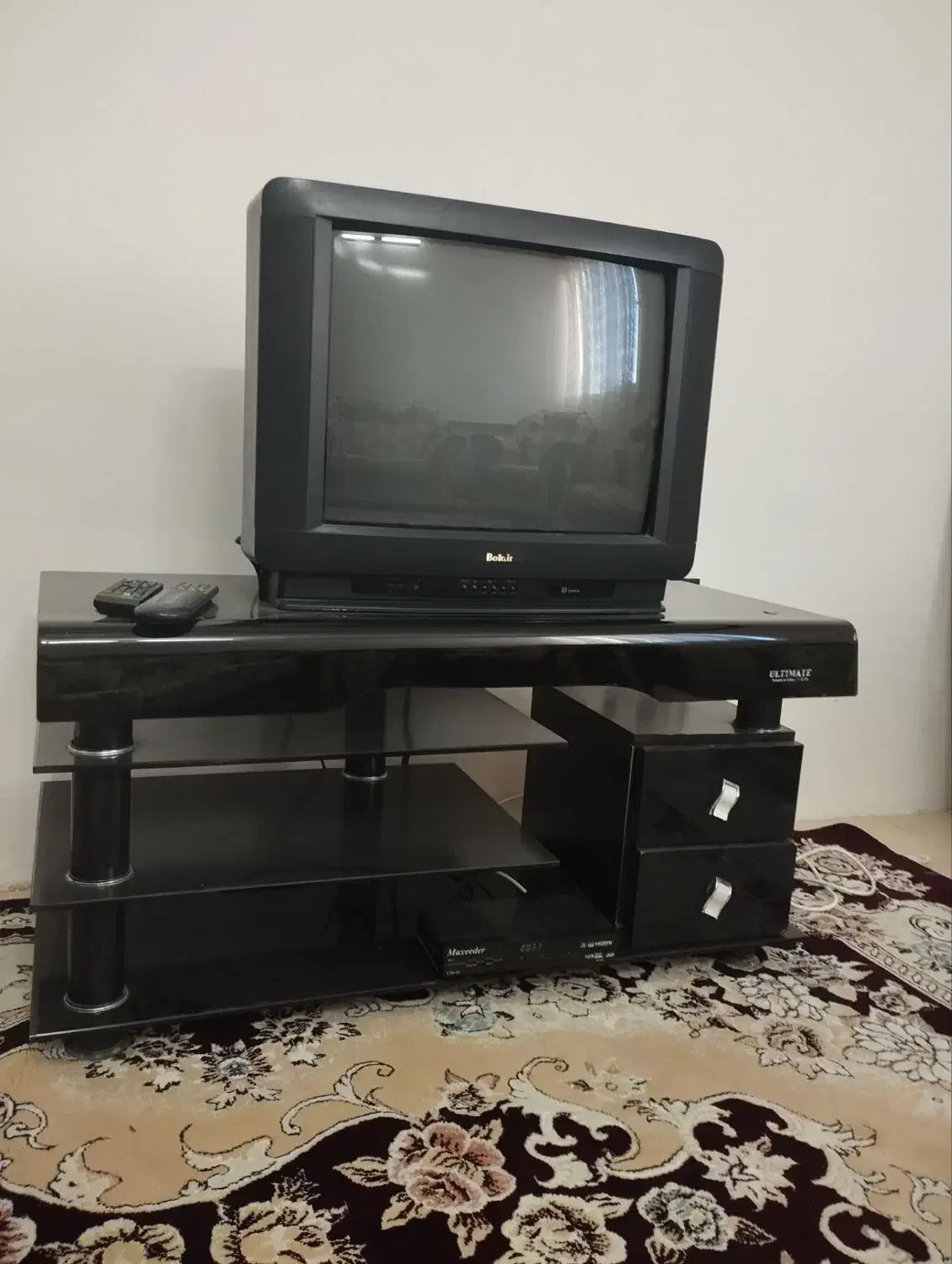 تلویزیون ۲۱ بلر اصل - میز - دیجیتال|تلویزیون و پروژکتور|تربتحیدریه, شهرک ولیعصر|دیوار