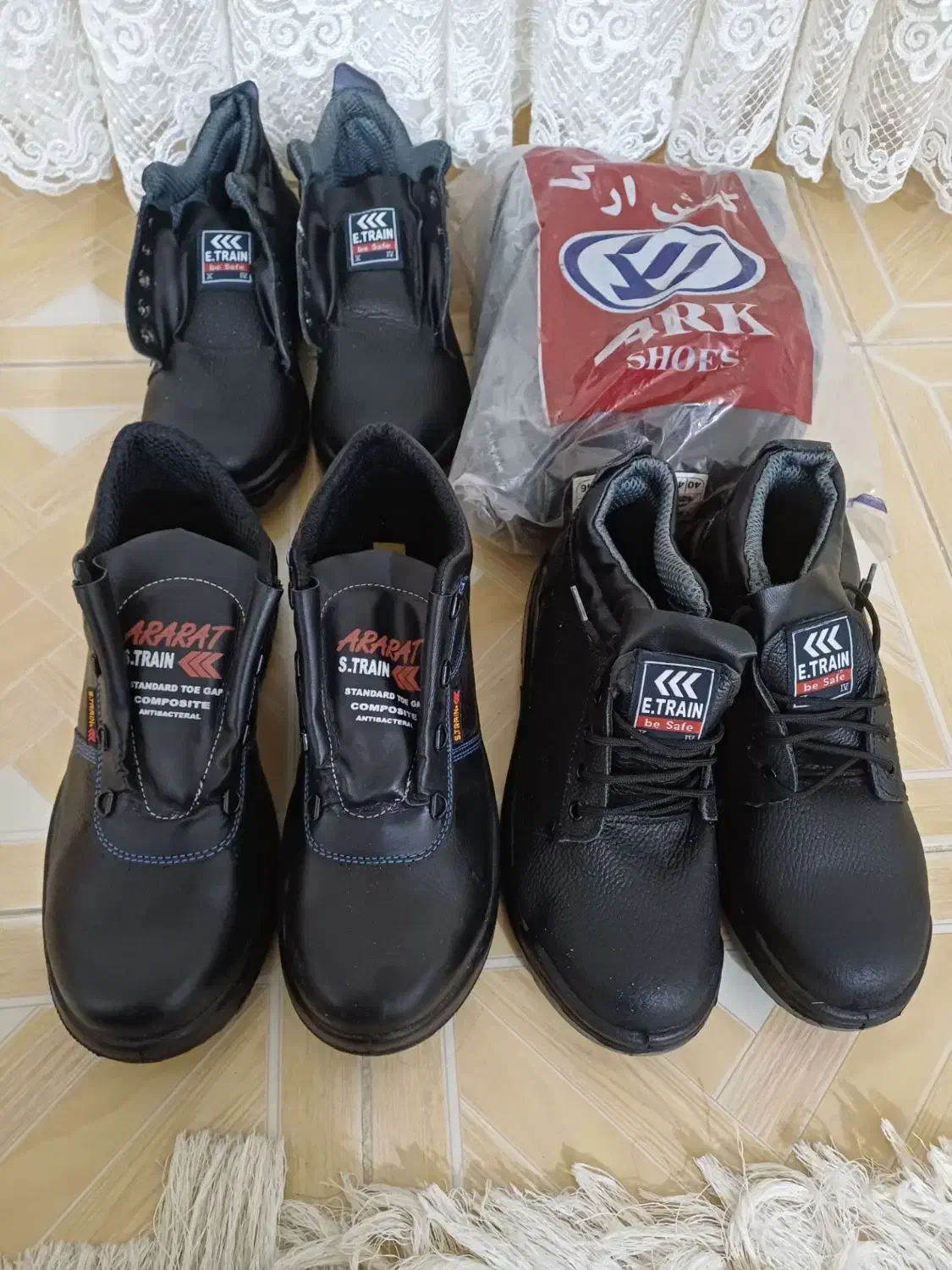 کفش ایمنی کار|کیف، کفش، کمربند|کلاله, |دیوار