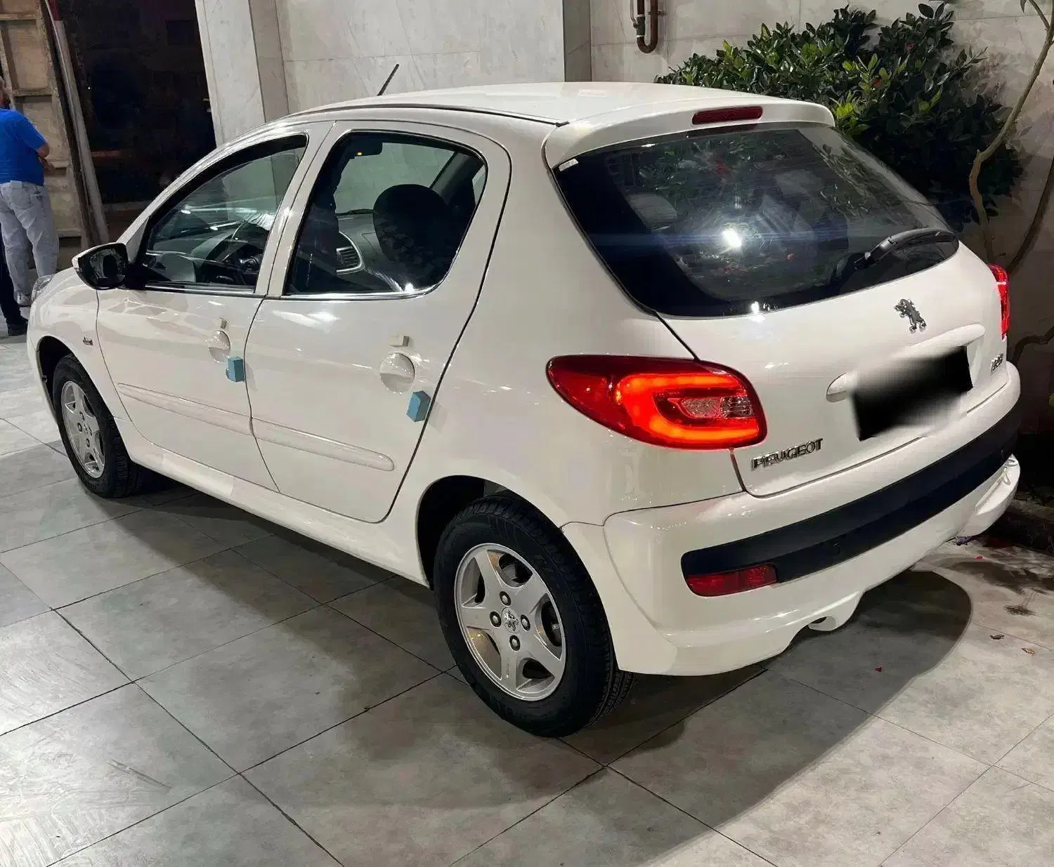 پژو ۲۰۷ اتومات فول ۸۵ گانه سقف فلز مدل ۱۴۰۳|خودرو سواری و وانت|رشت, پاستوریزه|دیوار