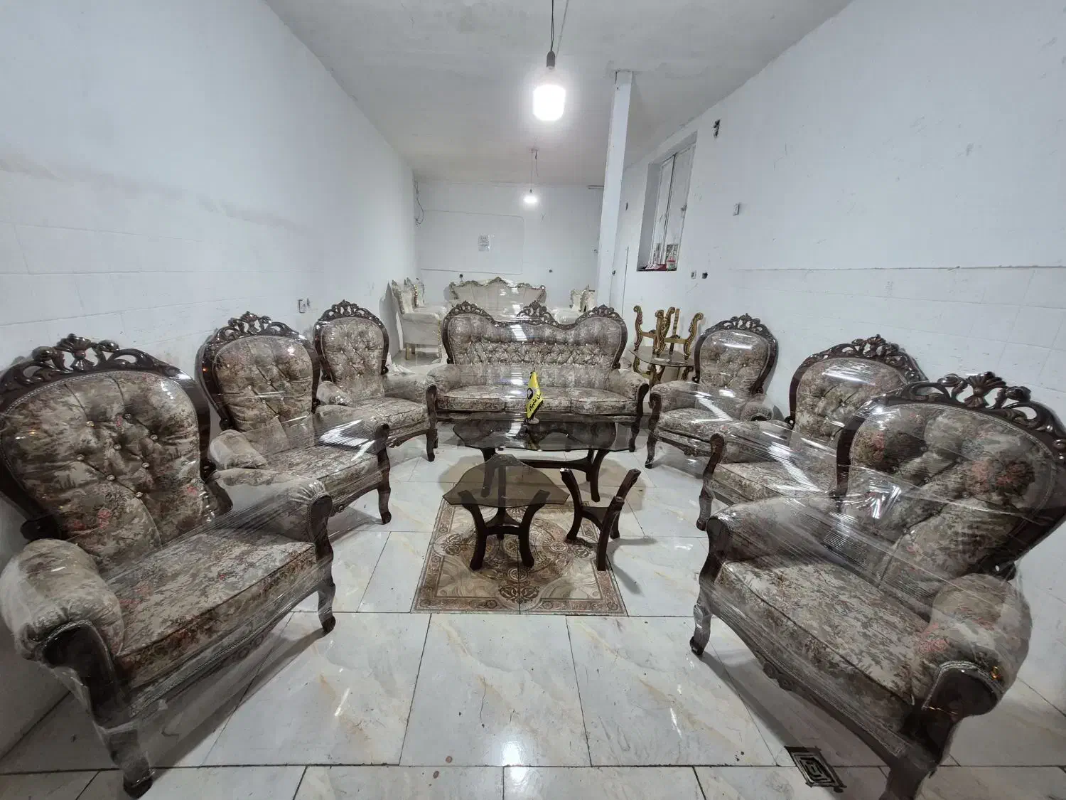 مبل سلطنتی ۹نفره تمام چوب گردو|مبلمان خانگی و میز عسلی|مشکین‌دشت, |دیوار