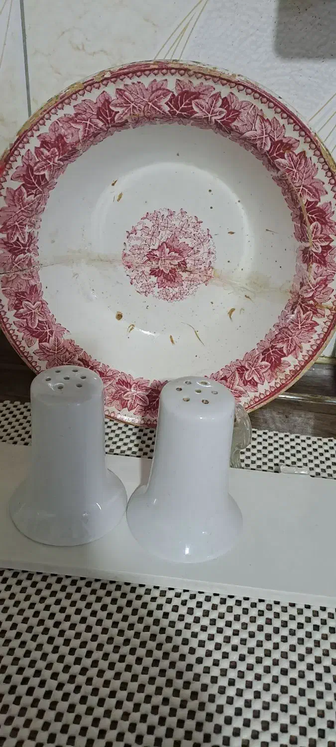 عتیقه جات|کلکسیون اشیاء عتیقه|بهارستان, |دیوار