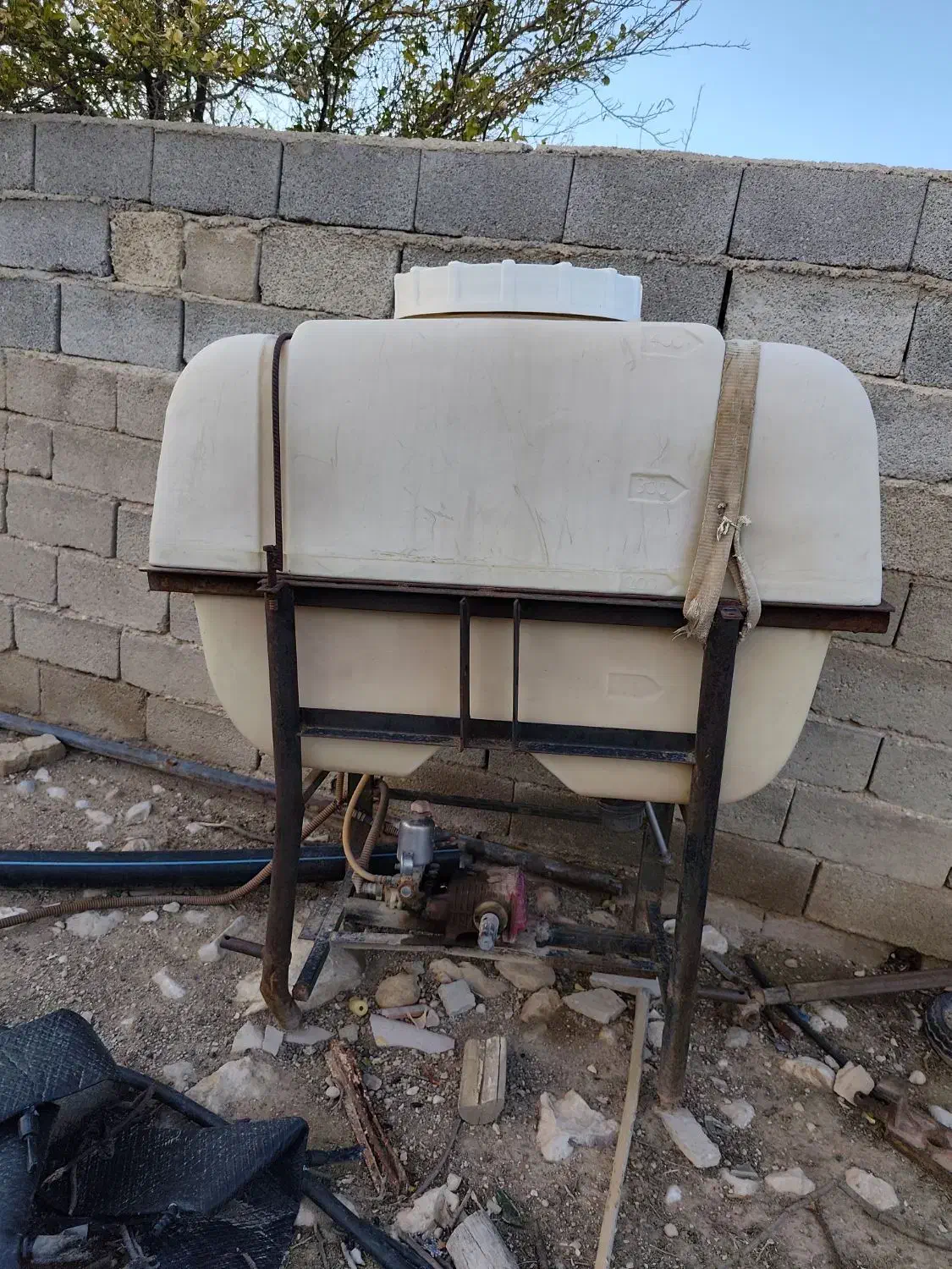 ادوات تراکتور|ماشین‌آلات صنعتی|شیراز, بید زرد|دیوار