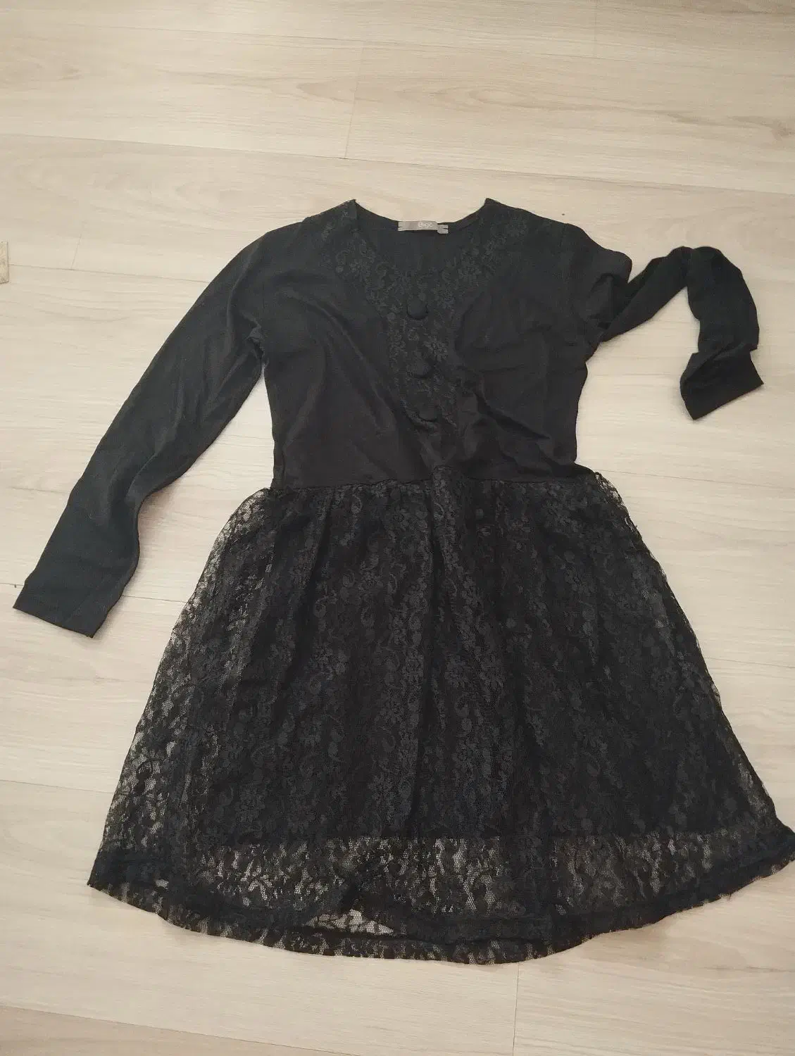 لباس های در حد نو و بعضی نو هستن|لباس|خوی, |دیوار