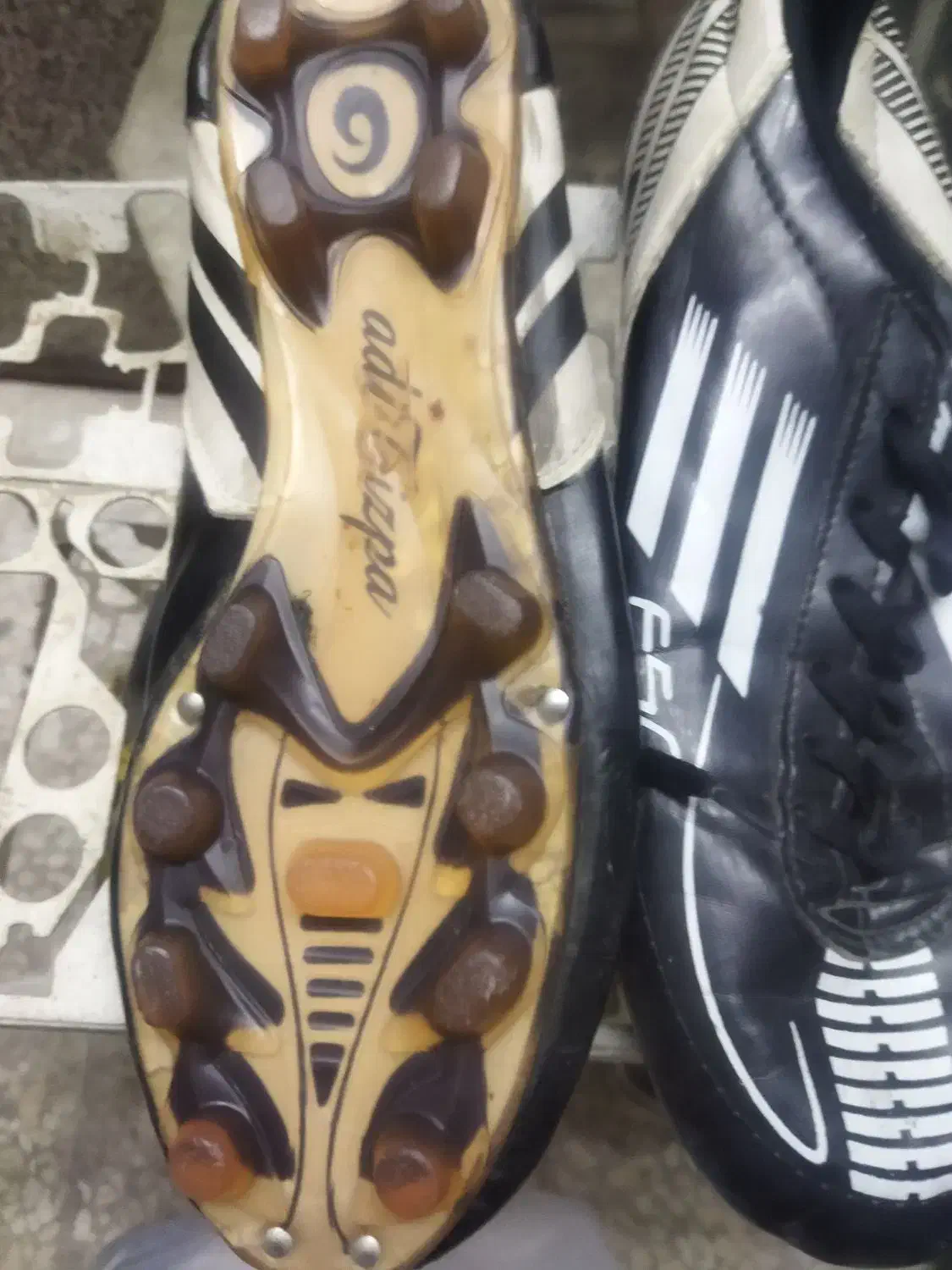 کفش   فوتبال  ۴۰۰|کیف، کفش، کمربند|قم, شاه ابراهیم|دیوار