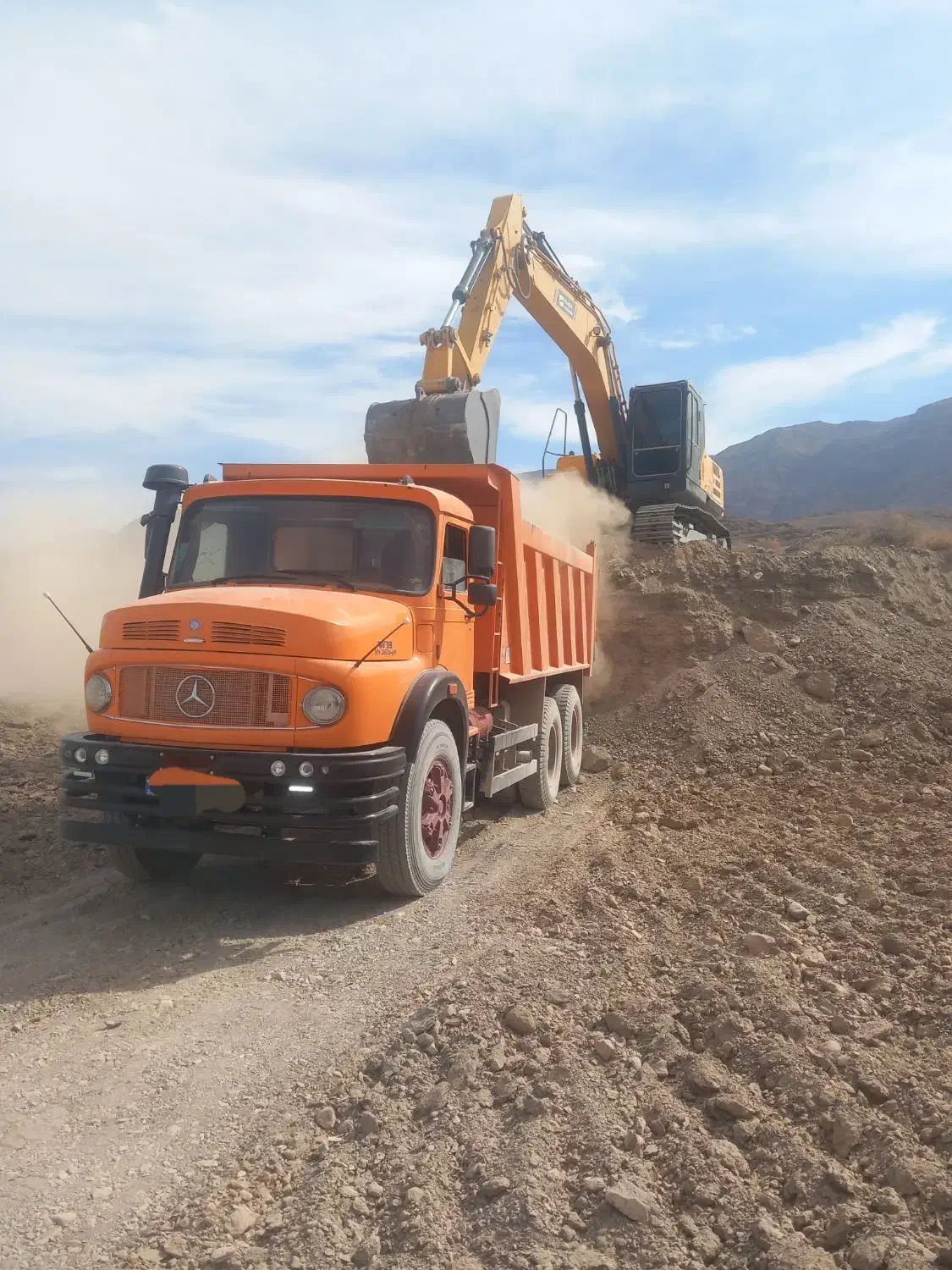 استخدام راننده پایه یک باتجربه|استخدام حمل و نقل|ارزوئیه, |دیوار