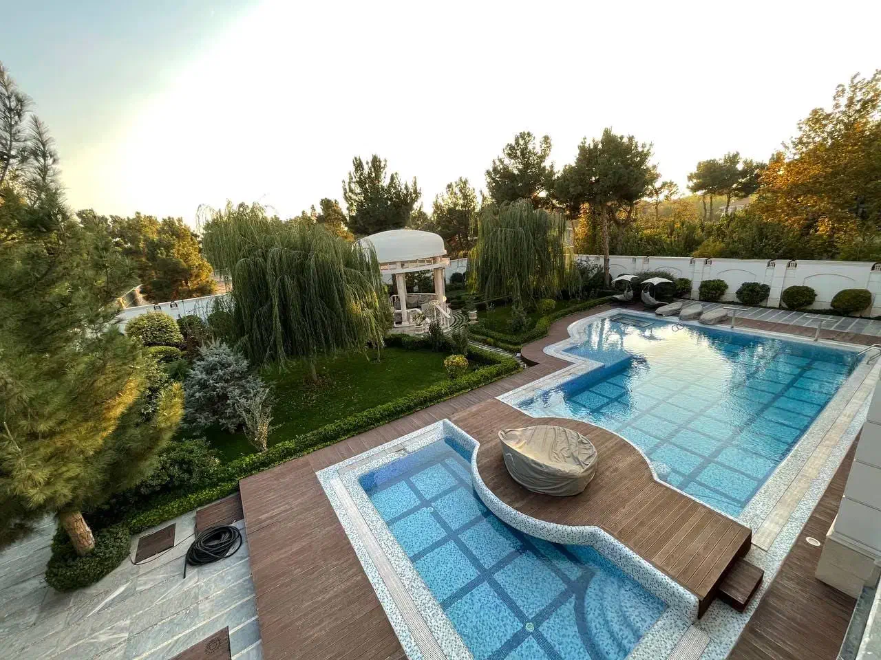 ویلا باغ شهرک طاووسیه/افشاریه /الهیه/بانوسحرا|فروش خانه و ویلا|هشتگرد, طاووسیه|دیوار