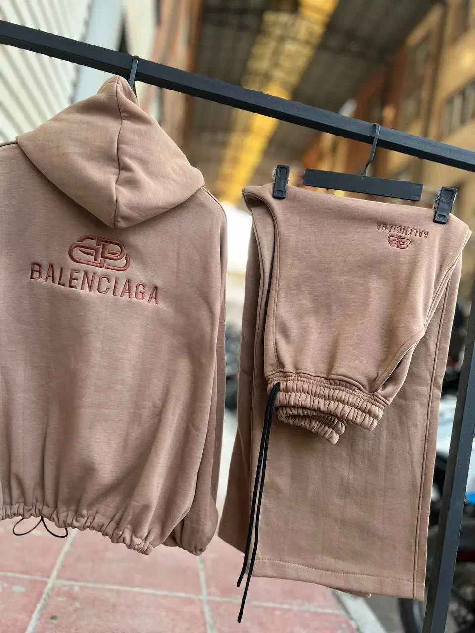 پوشاک|لباس|یزد, |دیوار