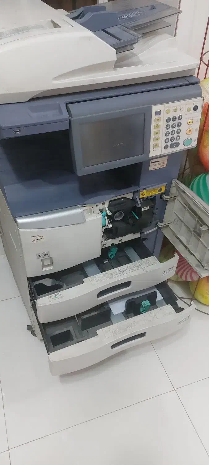 دستگاه توشیبا و اچ پی رنگی|پرینتر، اسکنر، کپی، فکس|پیر بکران, |دیوار