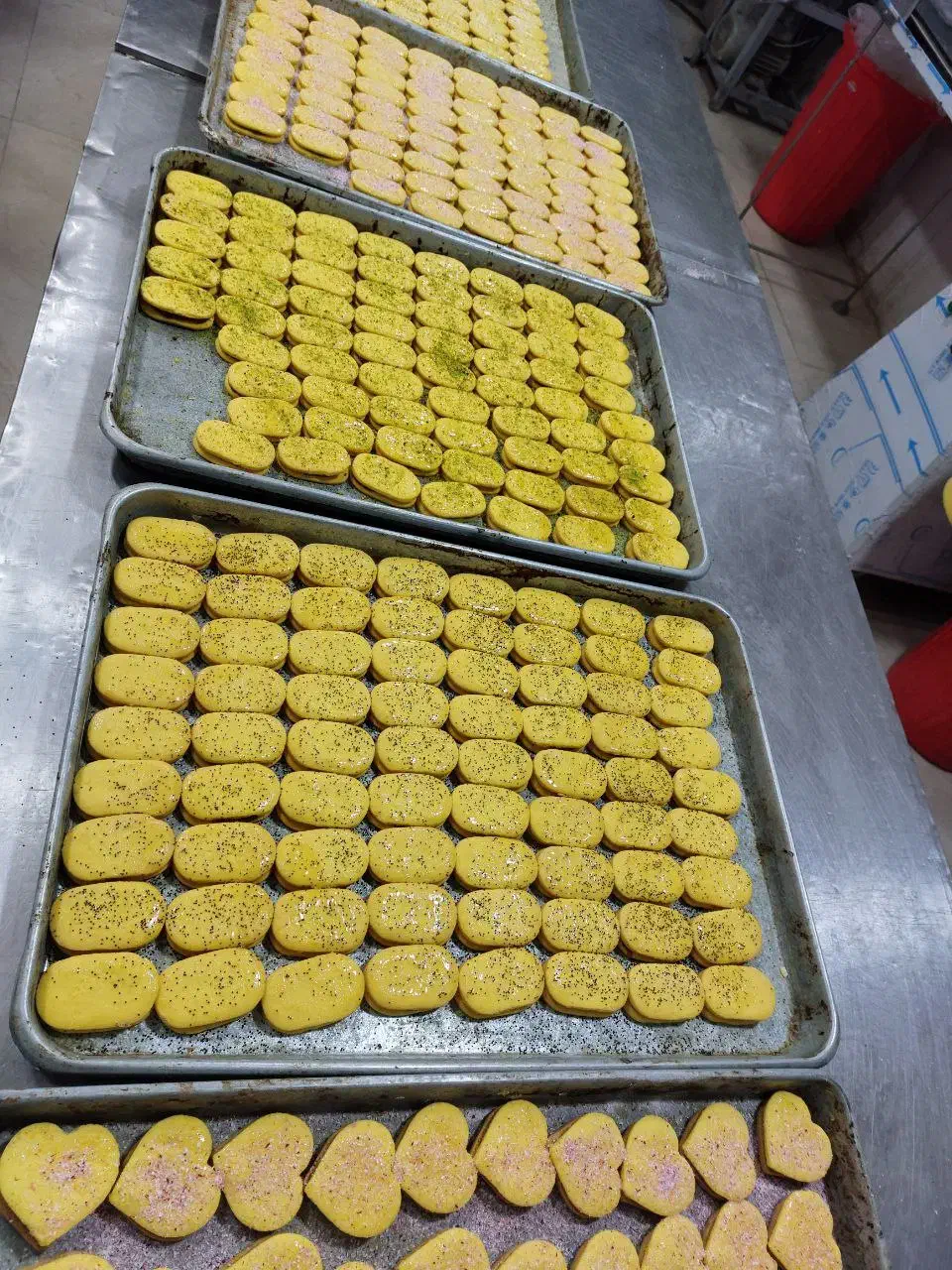 انواع شیرینی خشک و تر کارگاه قنادی|خوردنی و آشامیدنی|ساوه, |دیوار