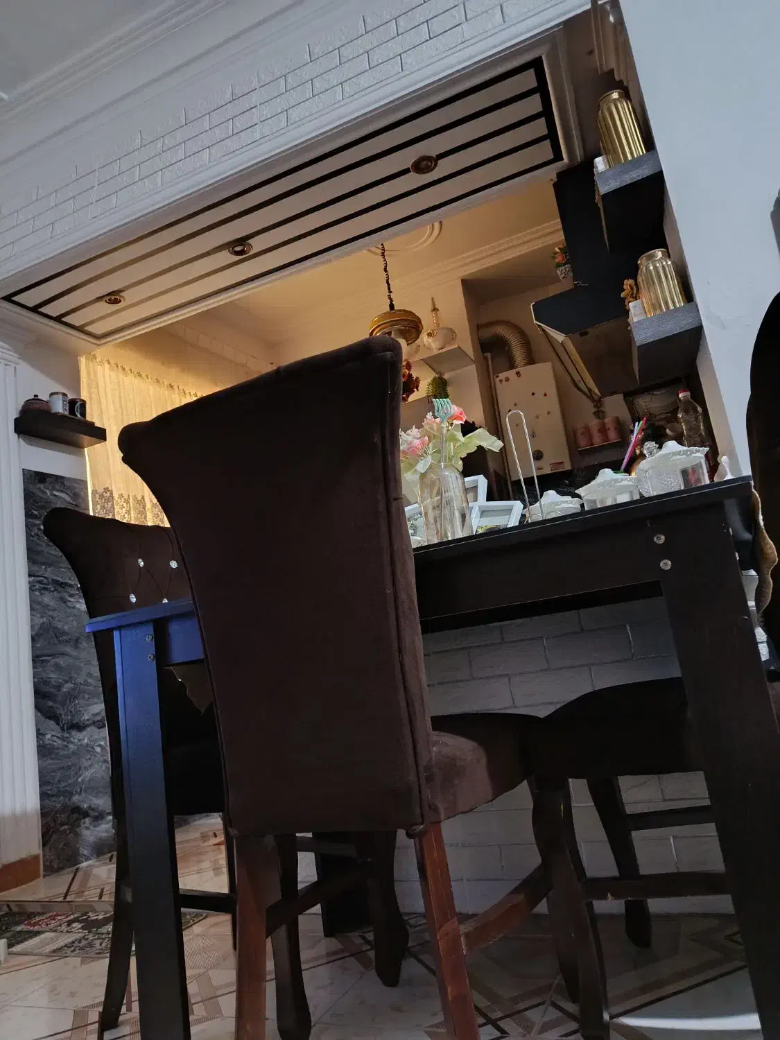 میز ناهار خوری چهار نفره با چهار صندلی کاملا سالم|میز و صندلی غذاخوری|رشت, حمیدیان|دیوار