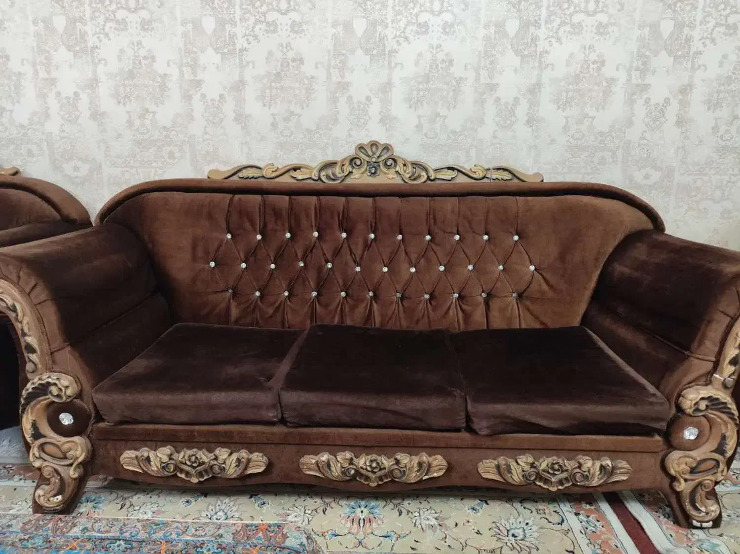 مبل 7نفره راحتی کلاسیک|مبلمان خانگی و میز عسلی|مشهد, زمانه|دیوار