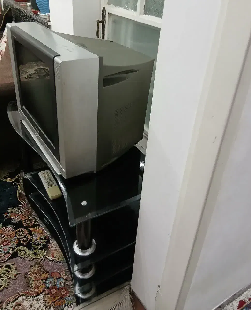 تلوزیون سامسونگ و میز تلویزیون|تلویزیون و پروژکتور|دزفول, |دیوار