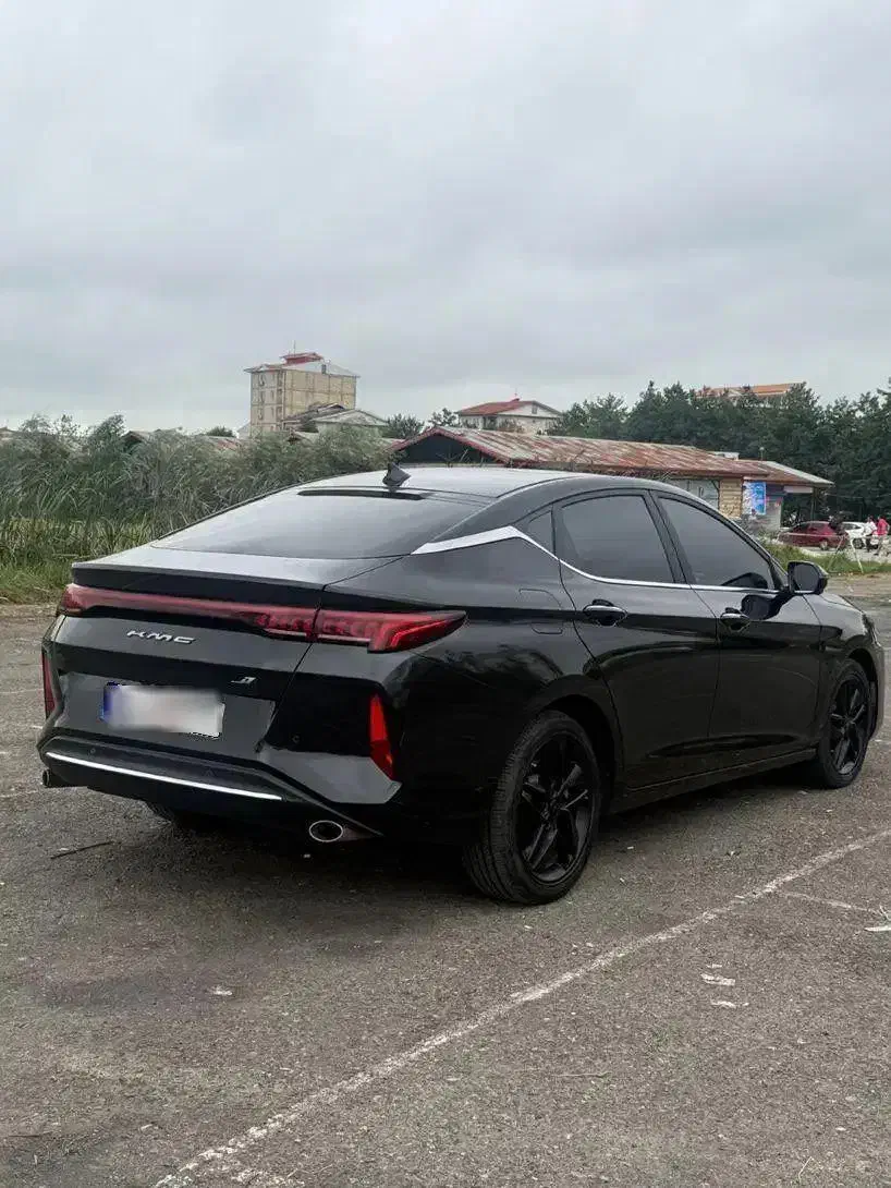 Kmc j7 مدل 1403 بی رنگ و ضربه|خودرو سواری و وانت|رشت, یخسازی|دیوار