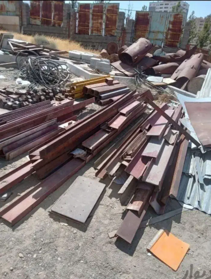 خرید خریدار آهن ضایعات درب پنجره کابل شبانه روزی|عمده‌فروشی|تهران, فلسطین (میدان انقلاب)|دیوار