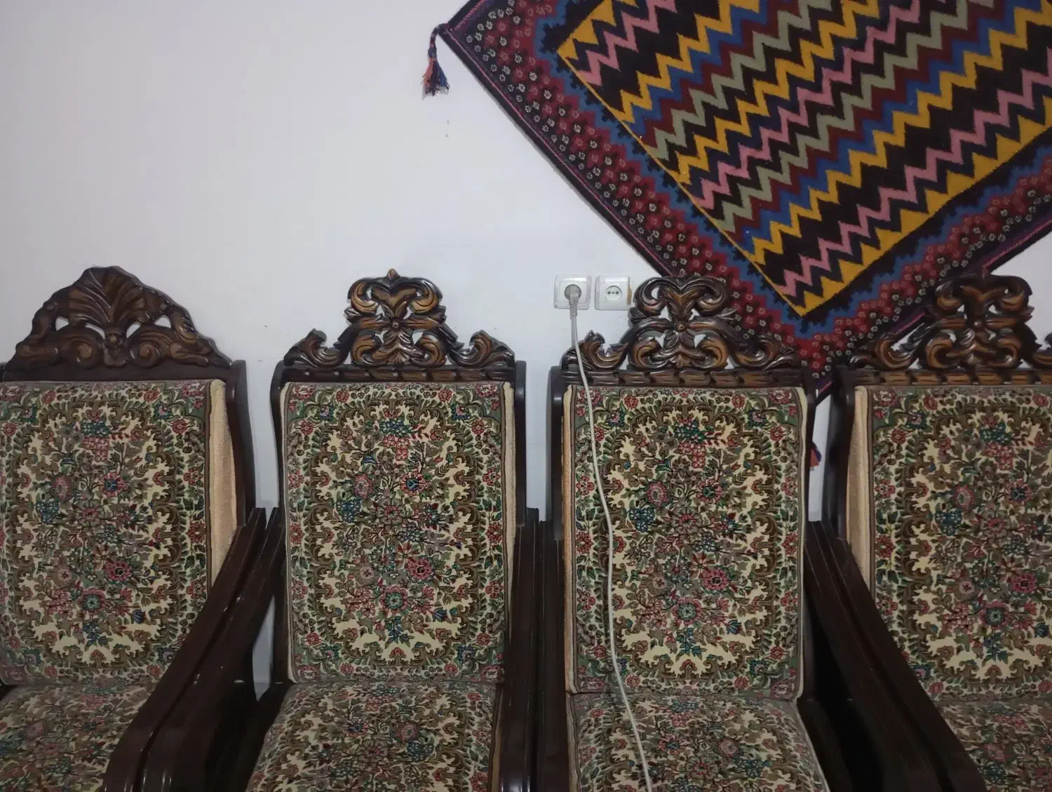 مبل قالی سلطنتی|مبلمان خانگی و میز عسلی|بم, |دیوار