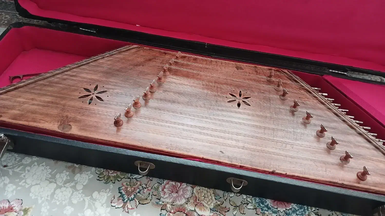 سنتور|سازهای سنتی|اراک, |دیوار