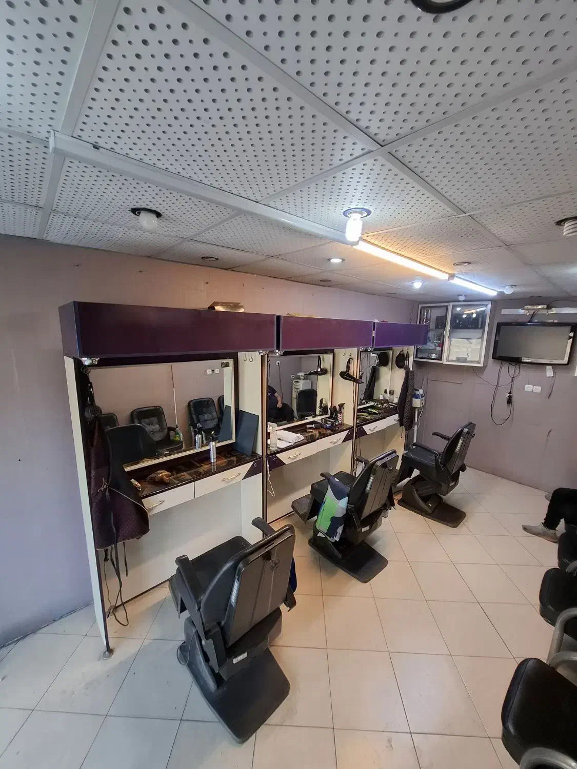 دکور آرایشگاه|آرایشگاه و سالن‌های زیبایی|اهواز, کوی پیروزی|دیوار