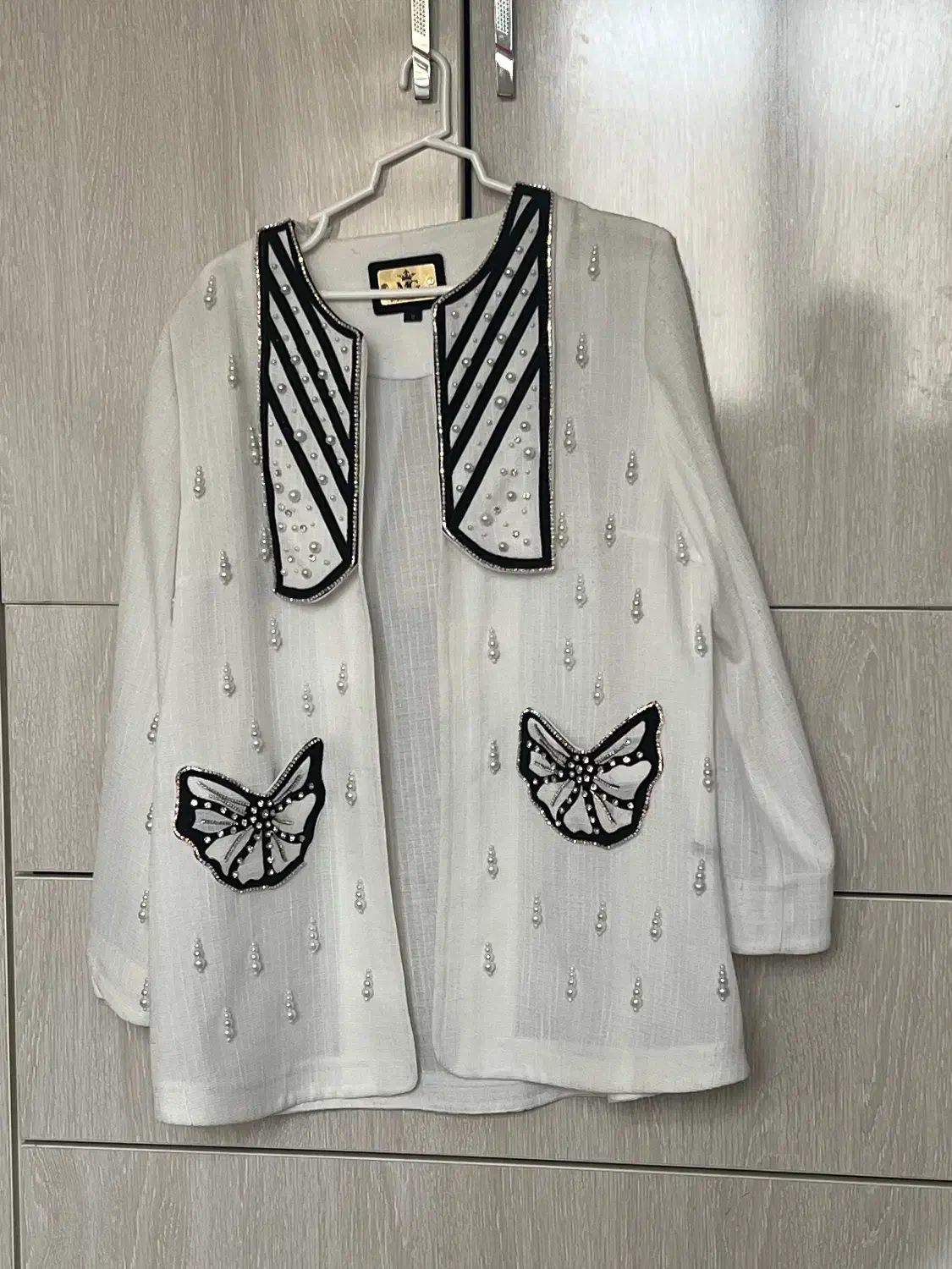 جواهر دوزی و ساخت انواع گلهای مخمل و ساتن روی لباس|لباس|پارس‌آباد, |دیوار