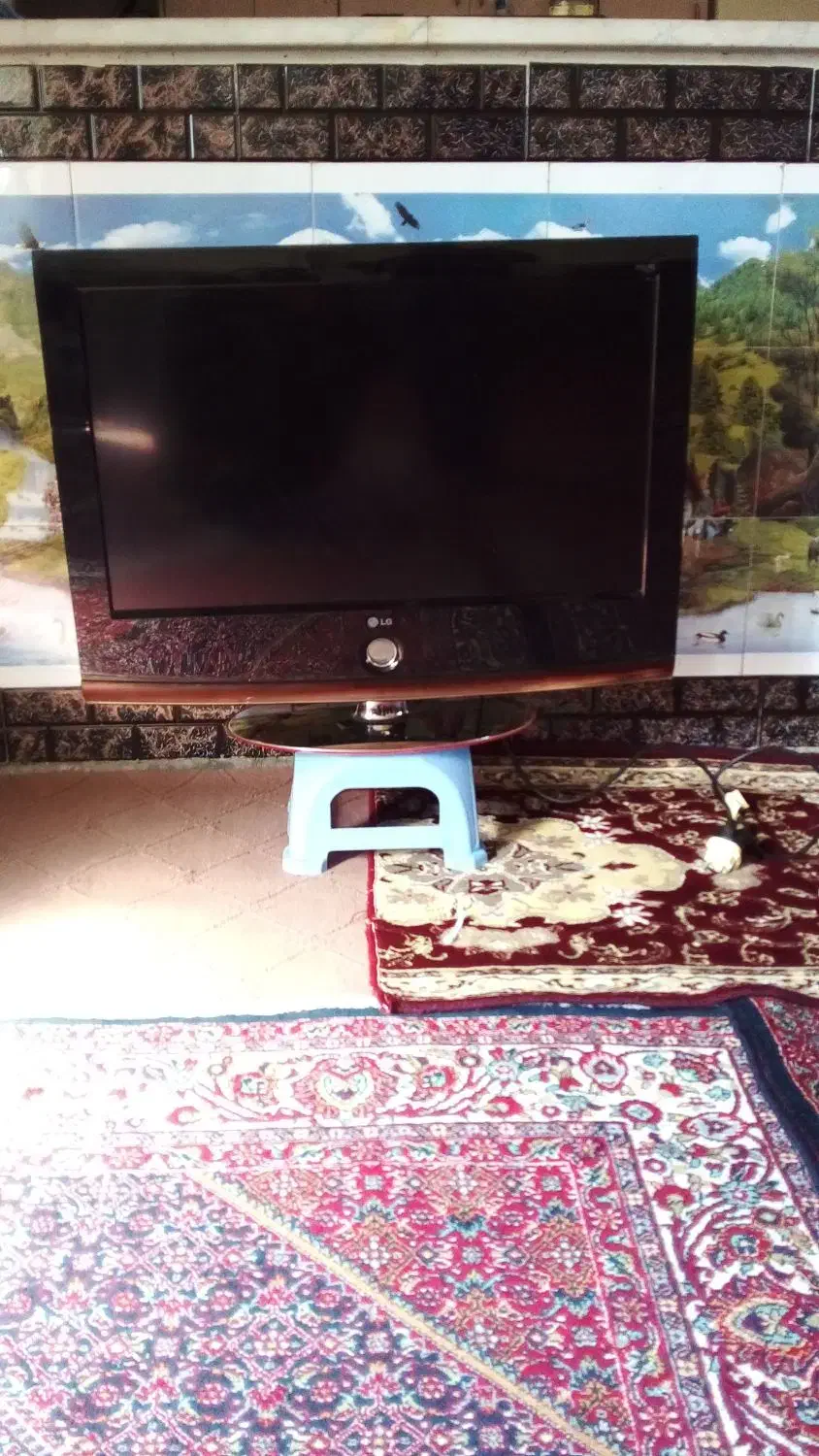 تلویزیون  ۳۲اینچ|تلویزیون و پروژکتور|ماهنشان, |دیوار