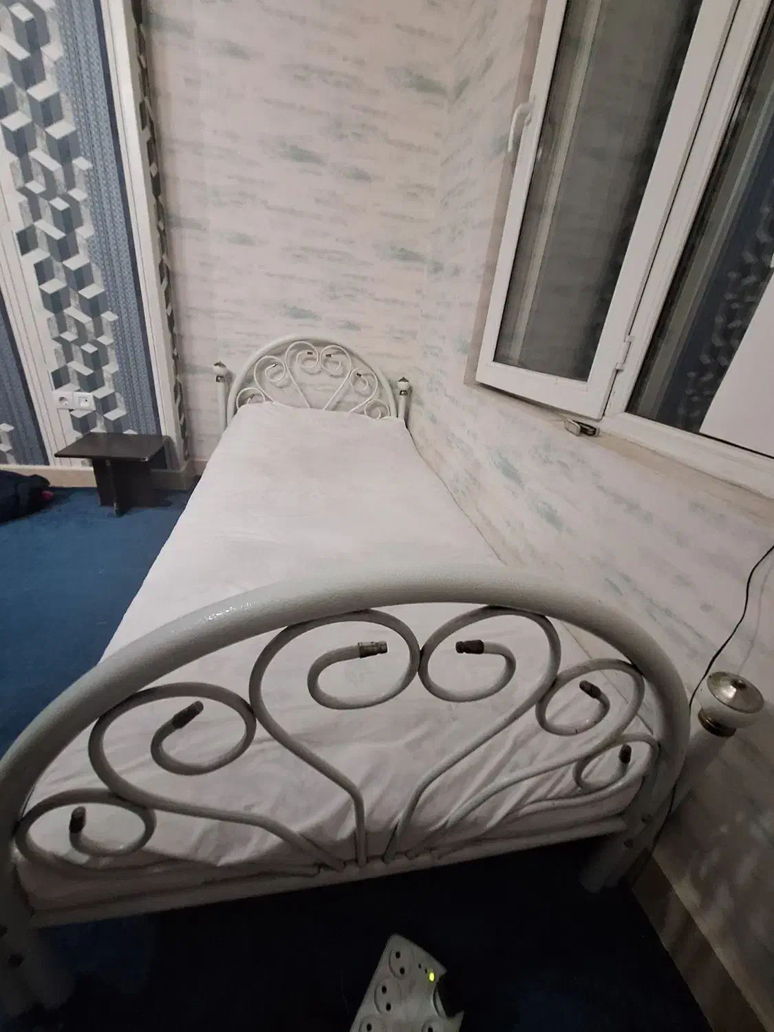 تخت خواب یک نفره فرفوژه فلزی|تخت و سرویس خواب|شیراز, ارم|دیوار