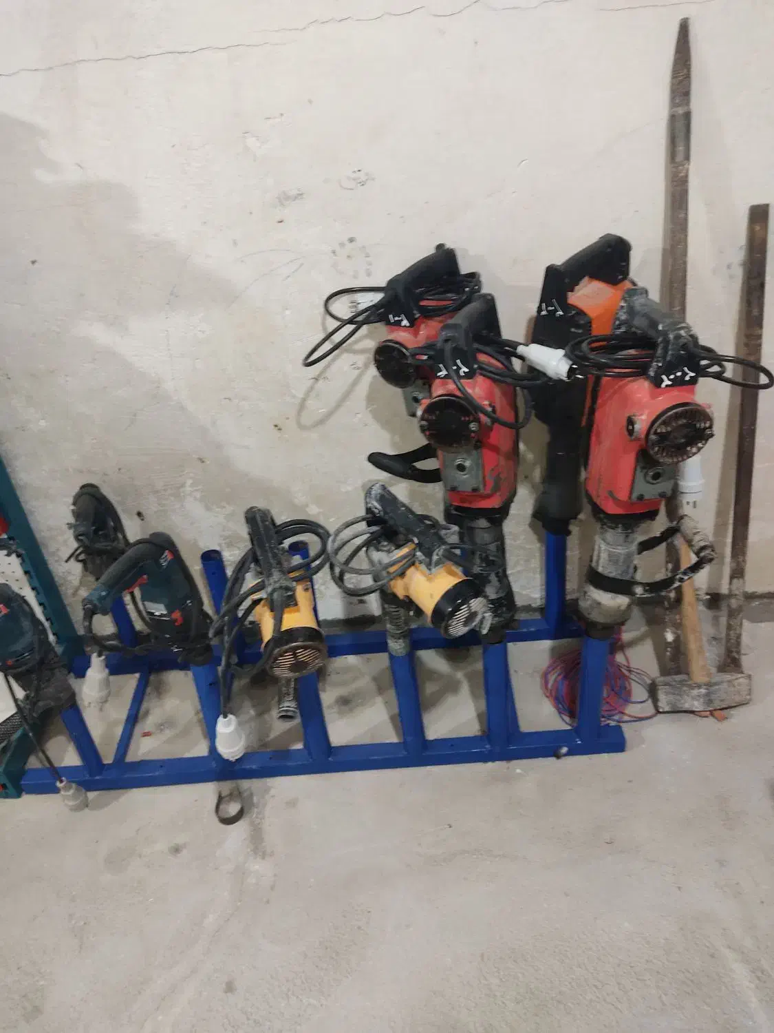 اجاره ابزار الات ساختمانی صالحی|مصالح و تجهیزات ساختمان|پارسیان, |دیوار