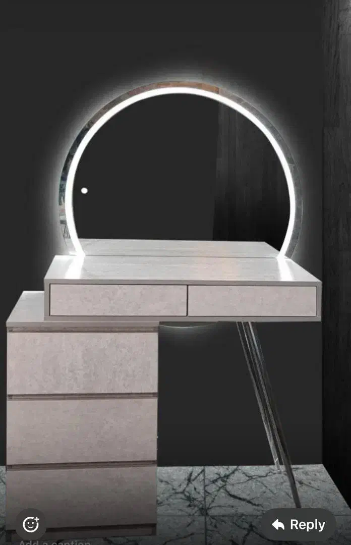 میز آرایشی آینه گرد|میز و صندلی غذاخوری|شیراز, گویم|دیوار