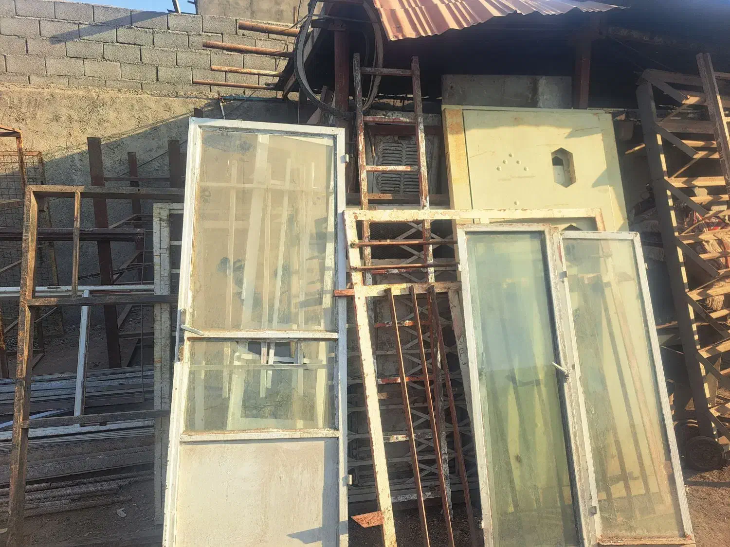 فروش.خرید ضایعات آهن مس برنج درب پنجره|عمدهفروشی|مشهد, نوید|دیوار