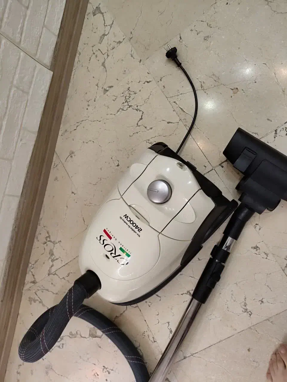 جارو برقی 2400cw|جاروبرقی، جارو شارژی، بخارشو|تهران, خانی آباد نو جنوبی|دیوار