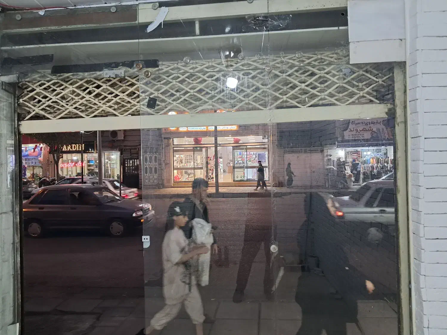 اجاره رهن مغازه  بر بلوار اصلی حمیدیان رشت|اجارهٔ مغازه و غرفه|رشت, حمیدیان|دیوار