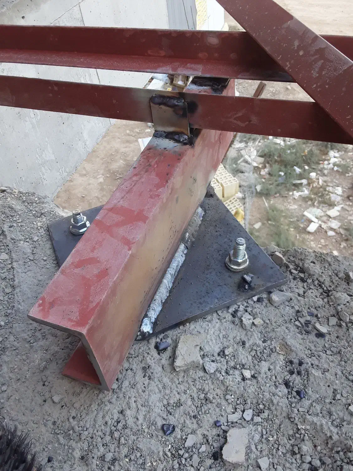 نیازمند وردست جوشکار|استخدام معماری، عمران و ساختمانی|قم, مهدیه|دیوار