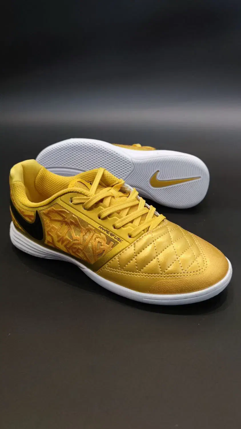 نایک لونارگتو فوتسالی|کیف، کفش، کمربند|اردبیل, |دیوار