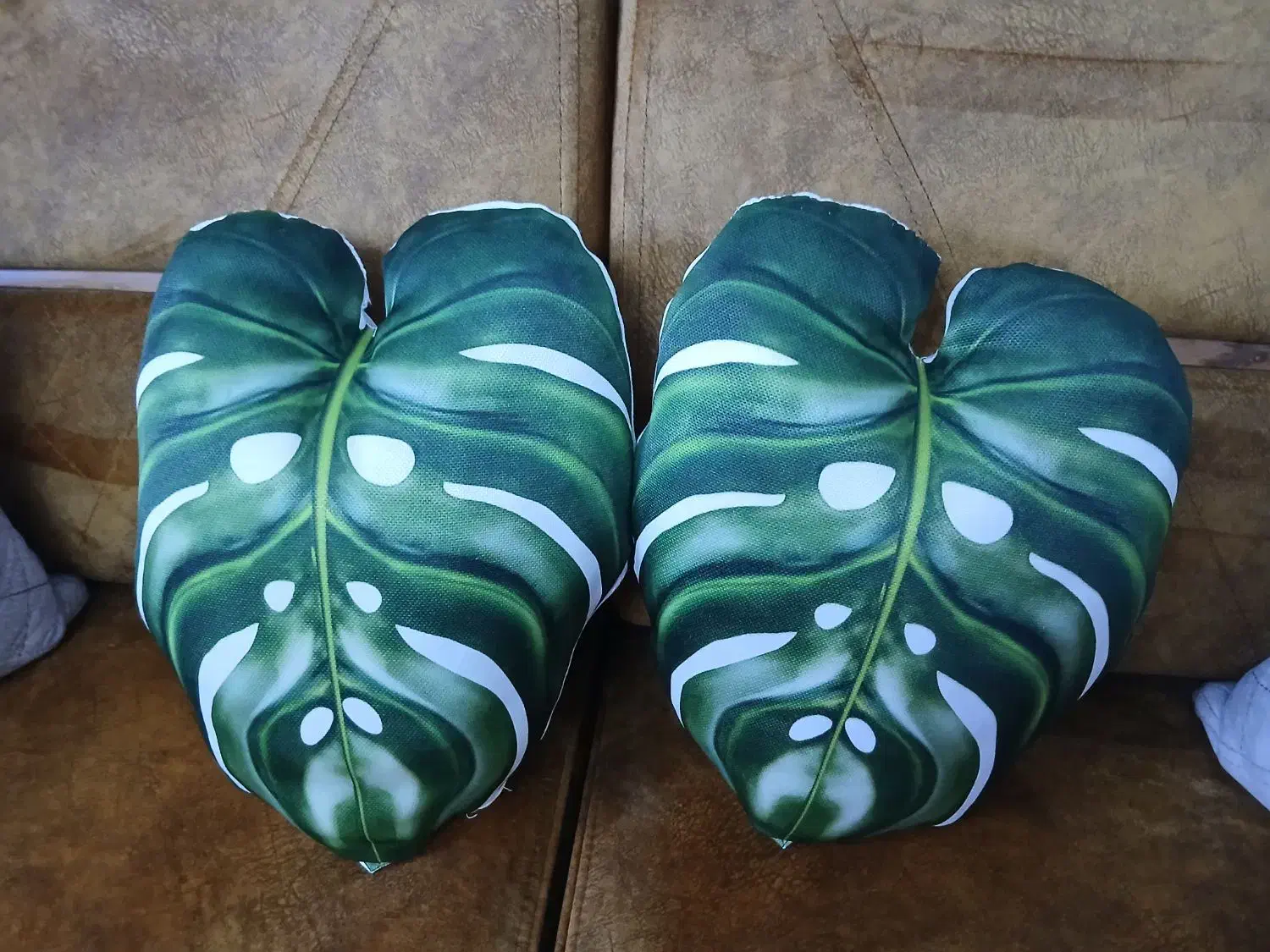 دو عدد کوسن پر شده نونو|رختخواب، بالش، پتو|شهریار, کهنز|دیوار