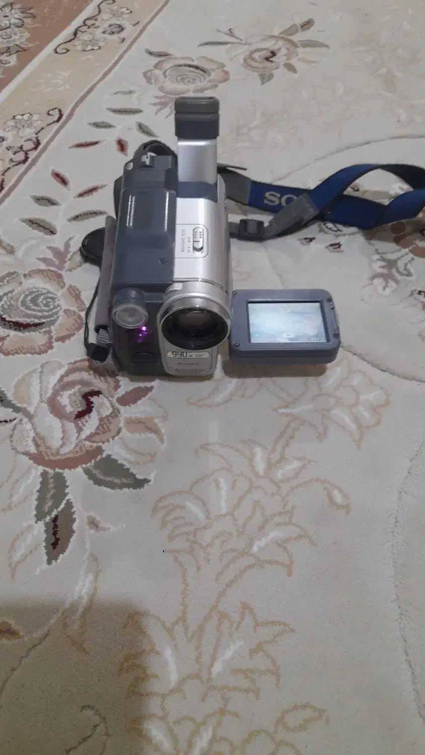 یک عدوربین فیلمبرداری سونی سالم درحدبفروش میرسد|دوربین عکاسی و فیلمبرداری|نظرآباد, مسکن مهر نظرآباد|دیوار