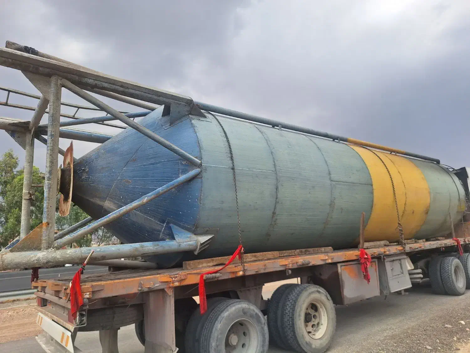 سیلوسیمانی سیلو سیمان قدیمی|مصالح و تجهیزات ساختمان|اصفهان, گورت|دیوار