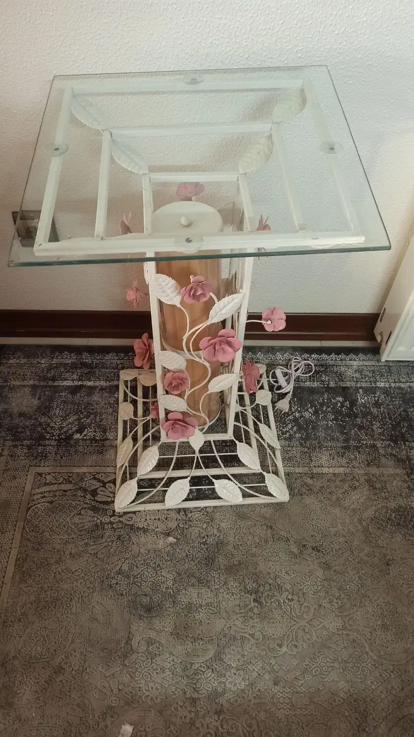 میز کنار سالنی و اباژور|صنایع دستی و سایر لوازم تزئینی|شاهین‌شهر, نظامی|دیوار