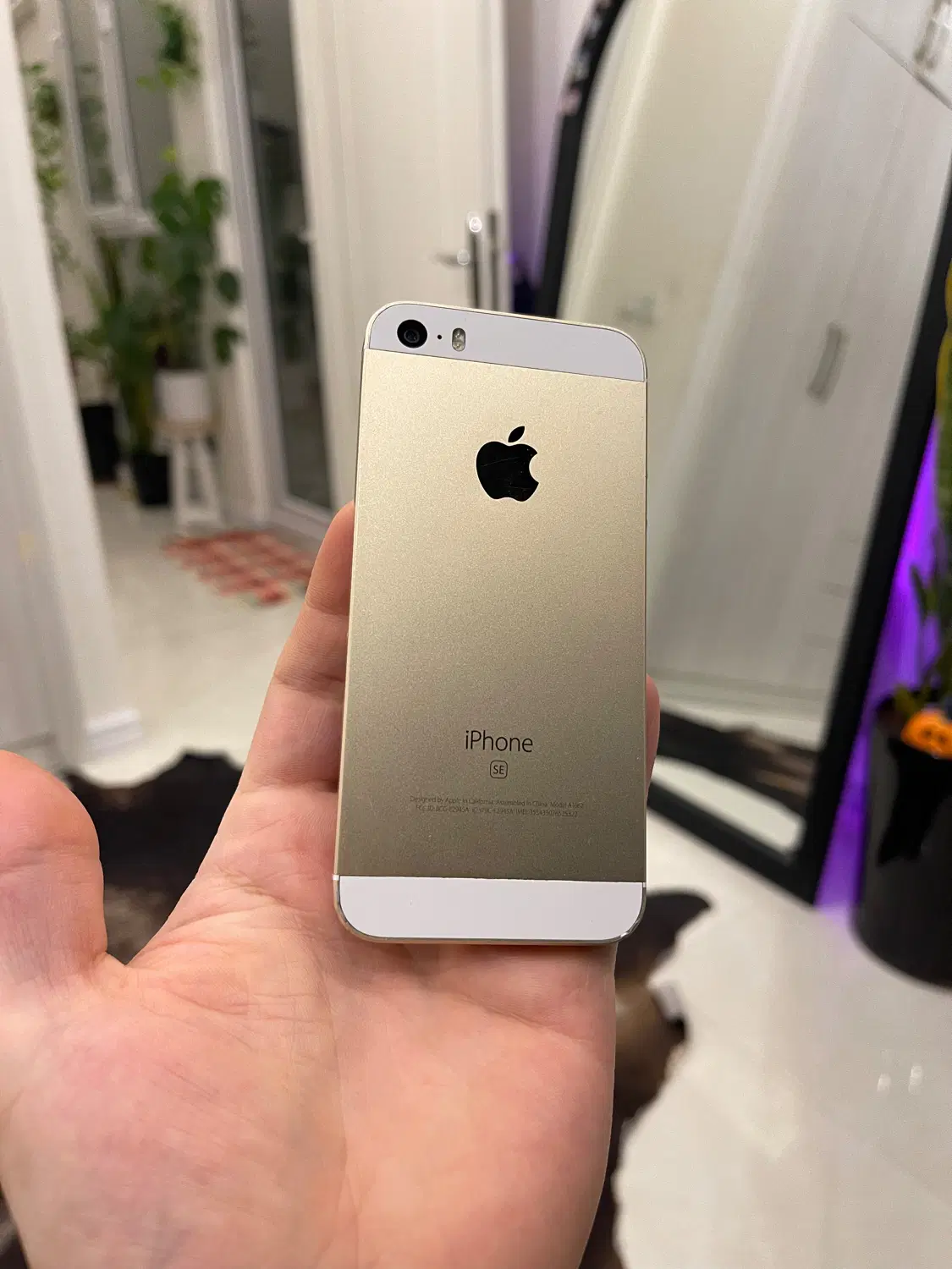 iphone se 16|موبایل|مشهد, هفت تیر (حافظ)|دیوار