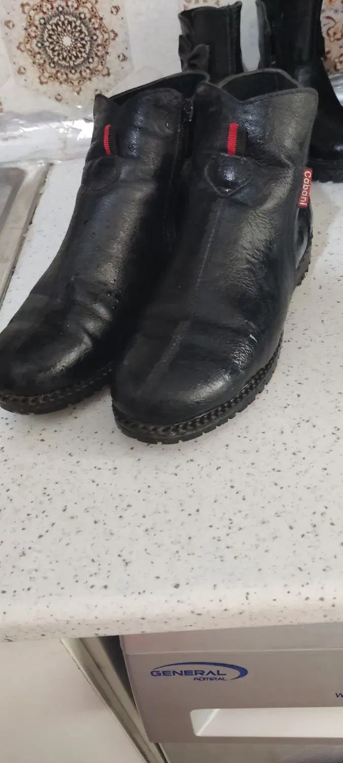 نیم بوت|کفش و لباس بچه|رشت, یخسازی|دیوار