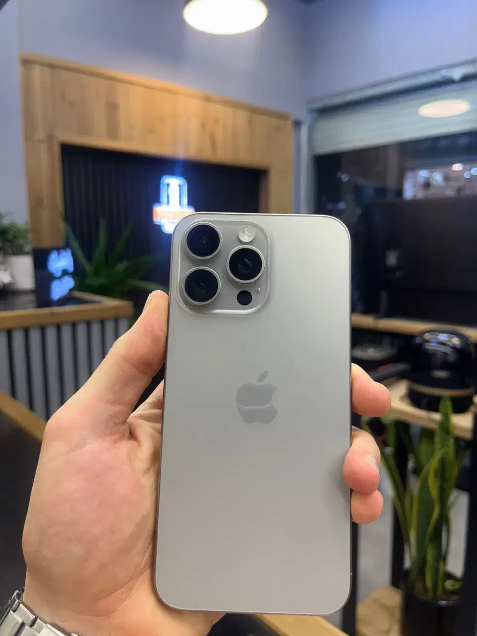 ایفون ۱۵ پرومکس در حد|موبایل|اراک, |دیوار