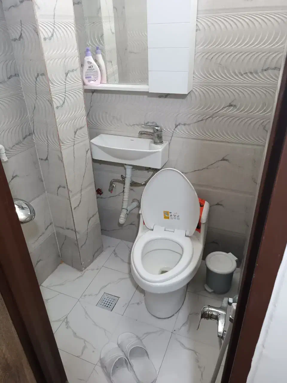 آپارتمان مبله روزانه/هفتگی/ماهانه در میدان انقلاب|اجارهٔ کوتاهمدت آپارتمان و سوئیت|تهران, حر|دیوار