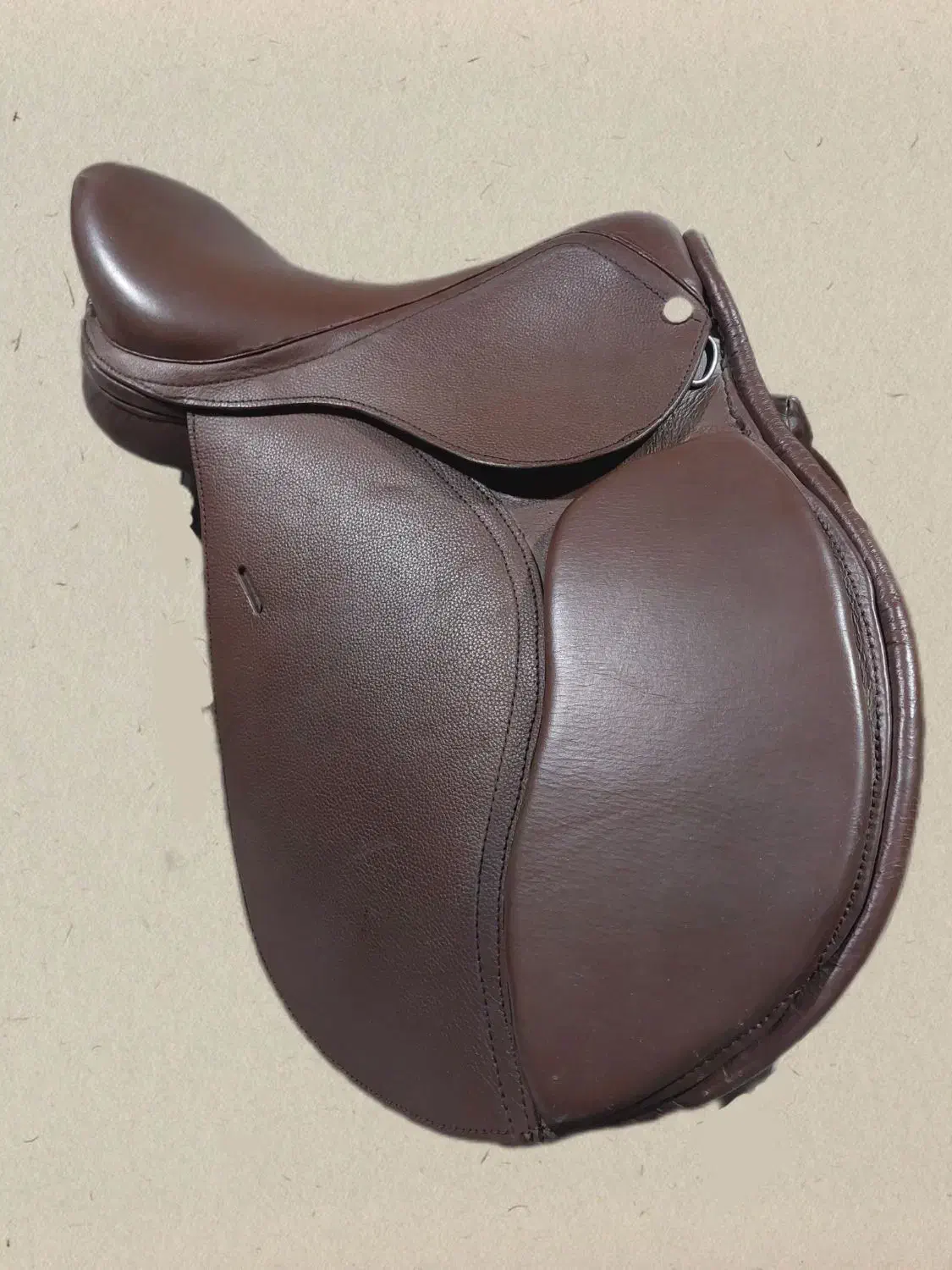 زین چرم نو نو|اسب و تجهیزات اسب‌سواری|بیرجند, |دیوار