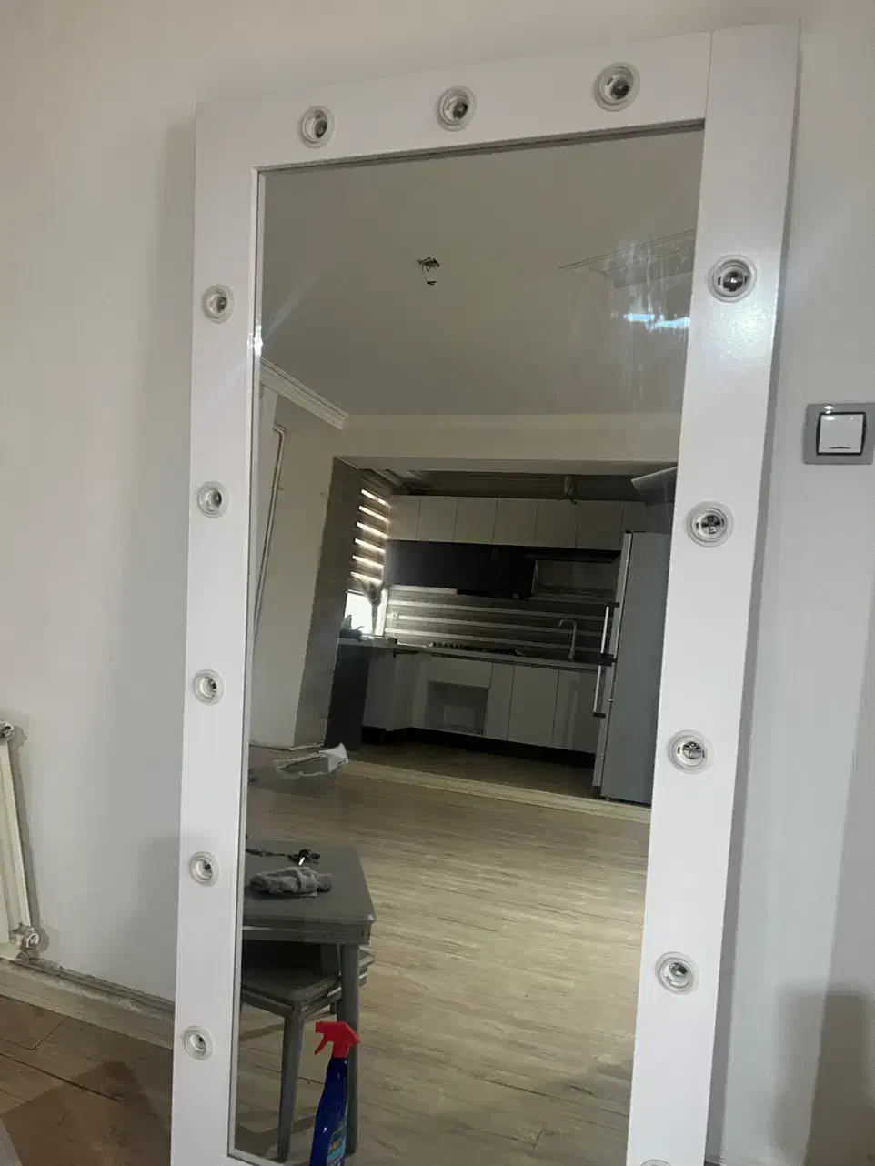 آیینه چراغ خور|آینه|کرج, فاز ۳ گوهردشت|دیوار