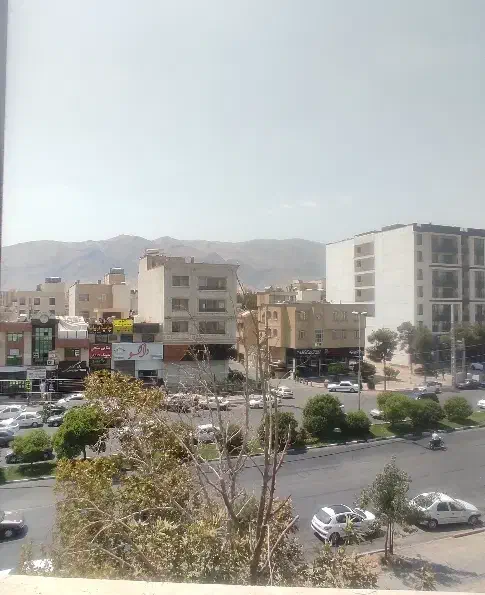 اجاره کفی مناسب نمایشگاه بر تاچارا متراژ بالا|اجارهٔ مغازه و غرفه|شیراز, تاچارا|دیوار