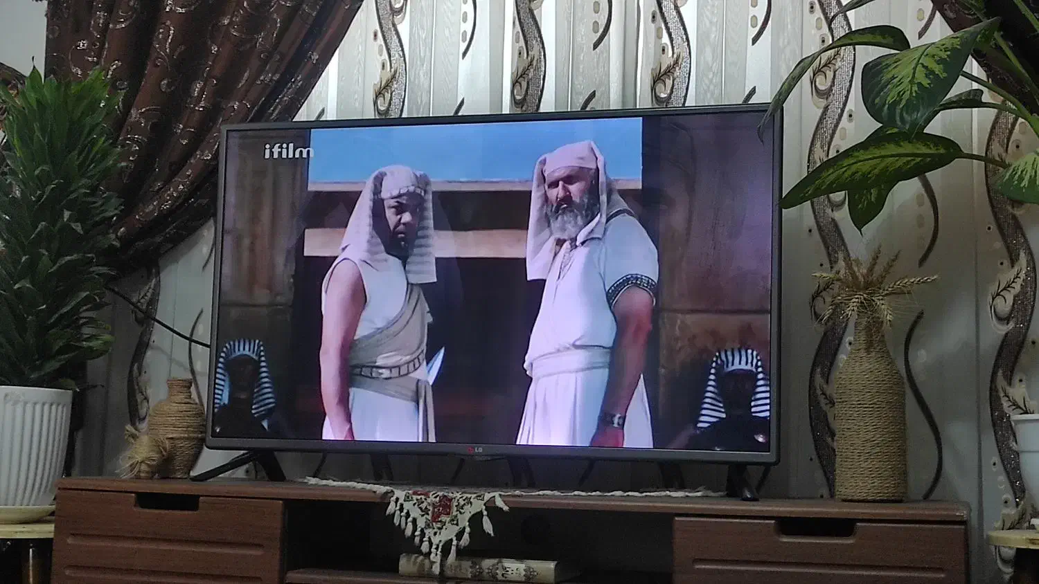 LED ال‌جی ۴۳ اینچ|تلویزیون و پروژکتور|جیرفت, |دیوار