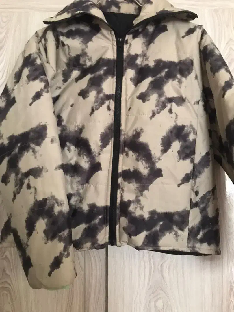 کاپشن قرمز رنگ پرقو کار خارجی قیمت فقط ۲میلیون|لباس|گلبهار, شهر جدید گلبهار|دیوار