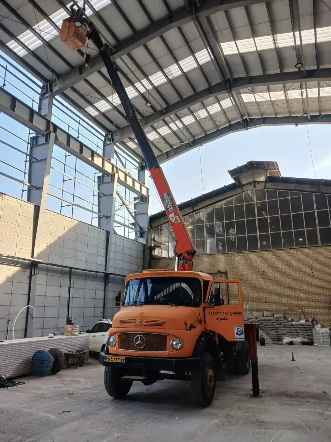 جرثقیل ۵ تن همراه با سبد بالابر ایمنی|خدمات حمل و نقل|نیشابور, هفده شهریور|دیوار