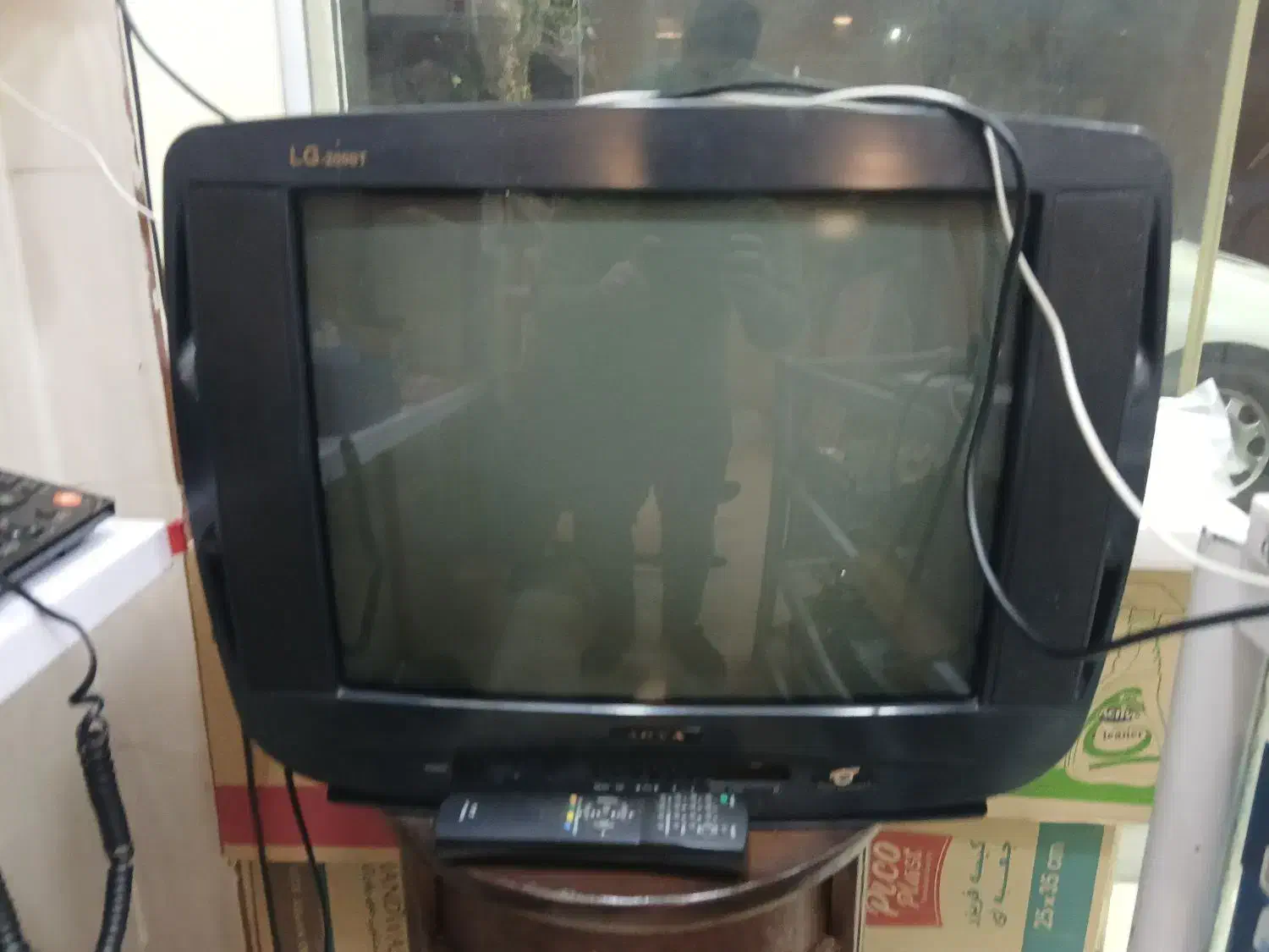 تلویزیون آریا ۲۱ با میزش|تلویزیون و پروژکتور|رشت, استقامت ۲|دیوار