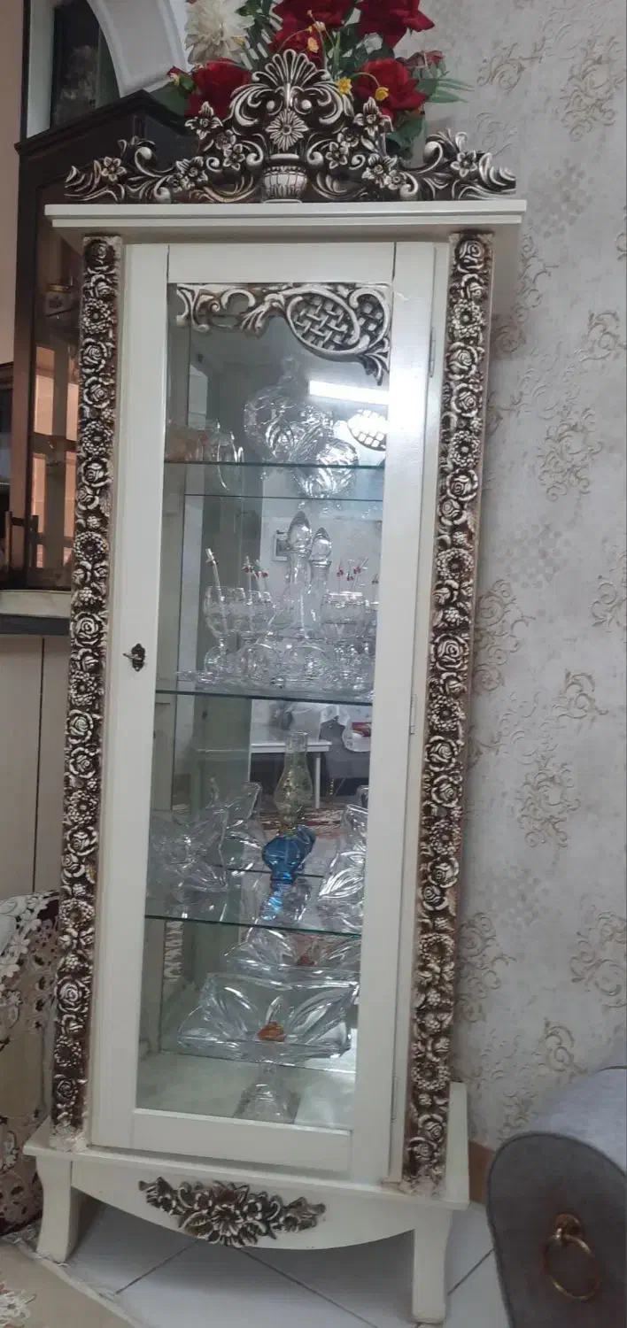 ویترین چوبی ۴ طبقه  درحد نو|بوفه، ویترین، کنسول|قرچک, مهدیه|دیوار