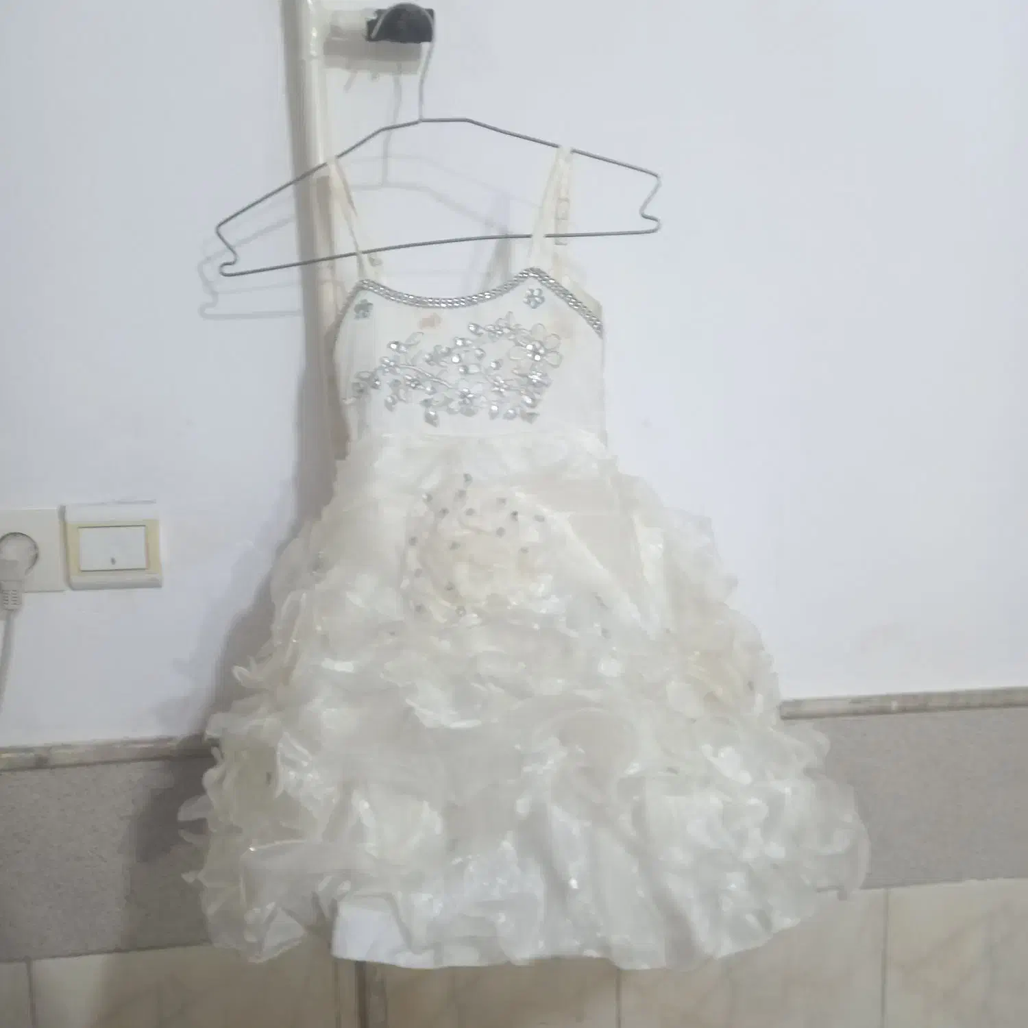 لباس مجلسی|لباس|قم, ولیعصر|دیوار